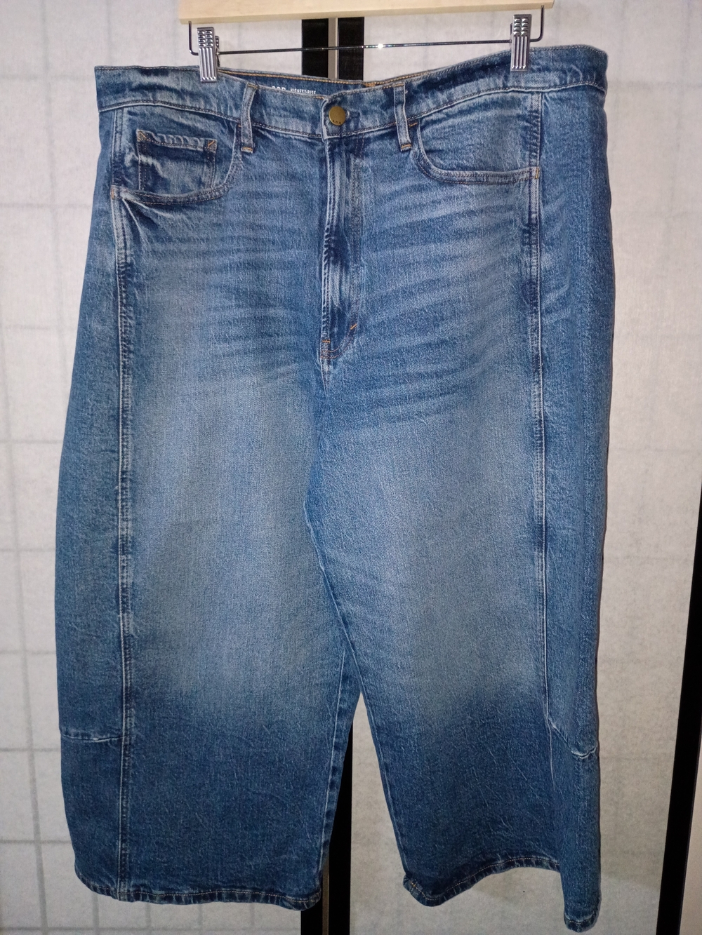 a.n.a High-Rise Cropped Barrel Denim Jeans